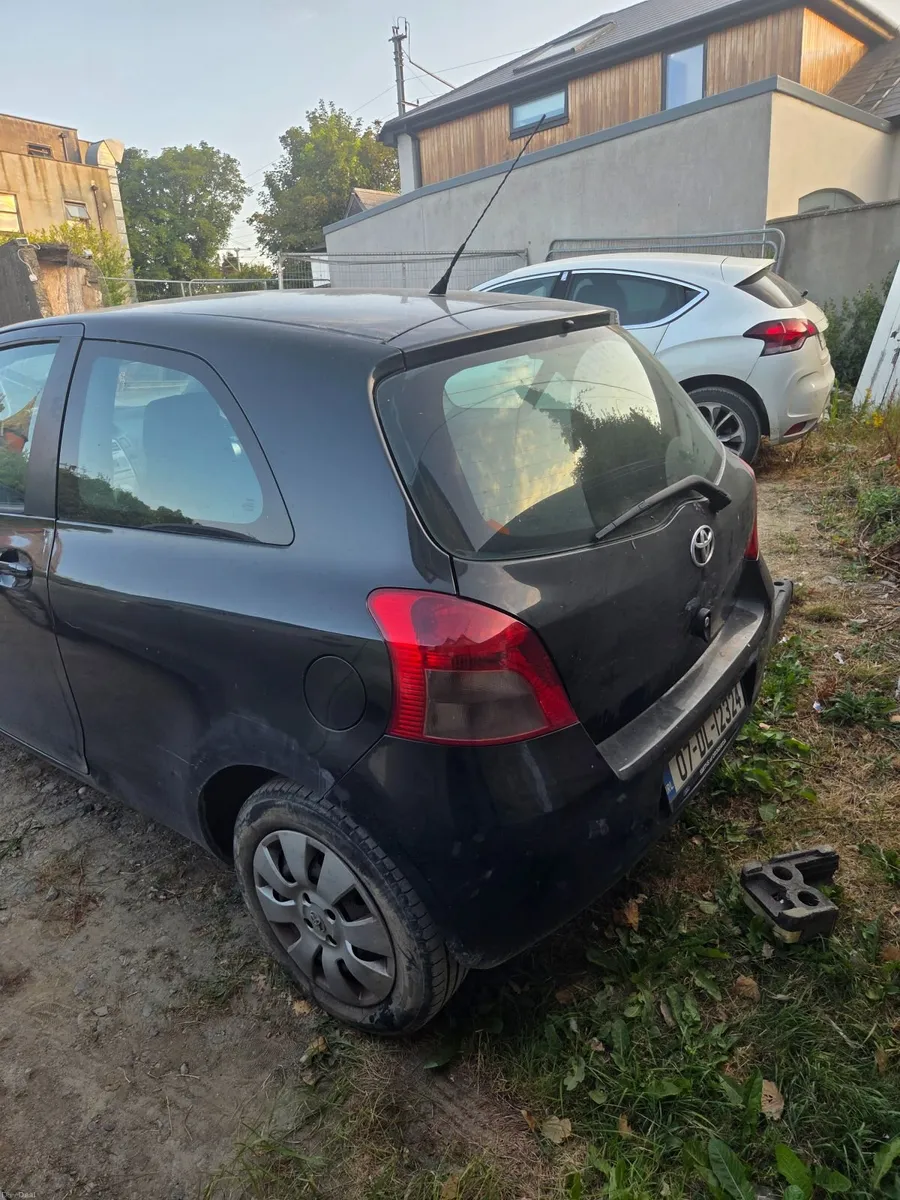 Toyota Yaris 2007 - Image 4