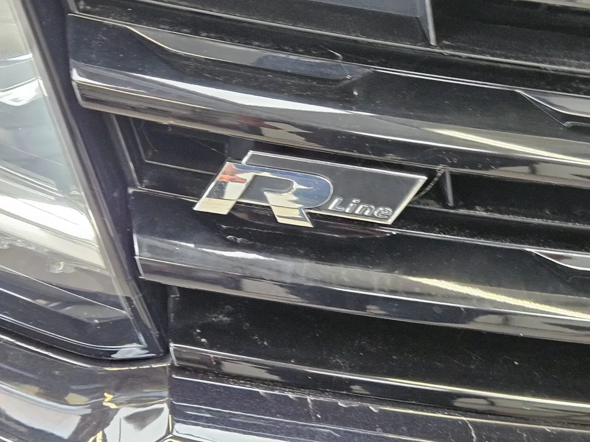 201 VOLKSWAGEN TIGUAN R-LINE BLACK EDITION AUTO - Image 4