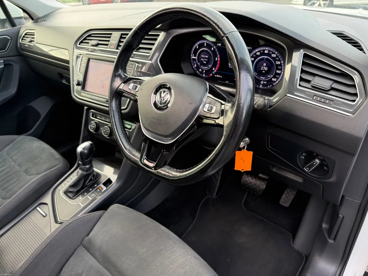 2017 Volkswagen Tiguan 2.0TDI DSG *MEGA SPEC* - Image 3