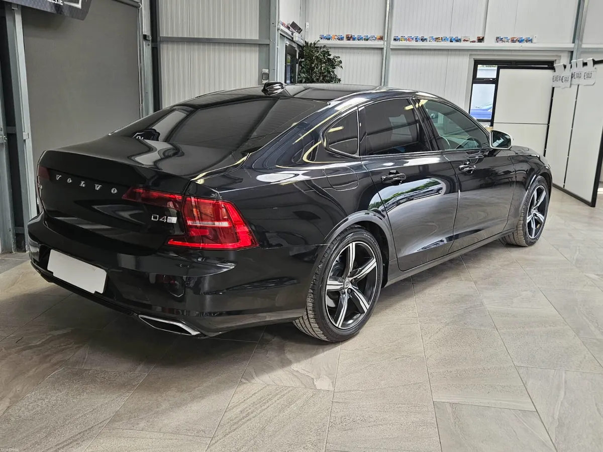18 VOLVO S90 R-DESIGN D4 AUTO 190 BHP - Image 3