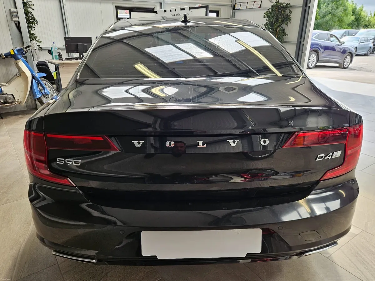 18 VOLVO S90 R-DESIGN D4 AUTO 190 BHP - Image 5