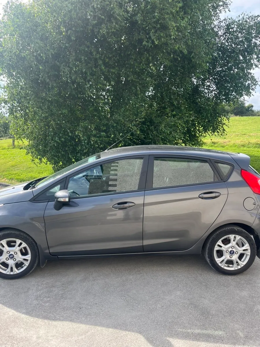 Ford fiesta automatic - Image 6