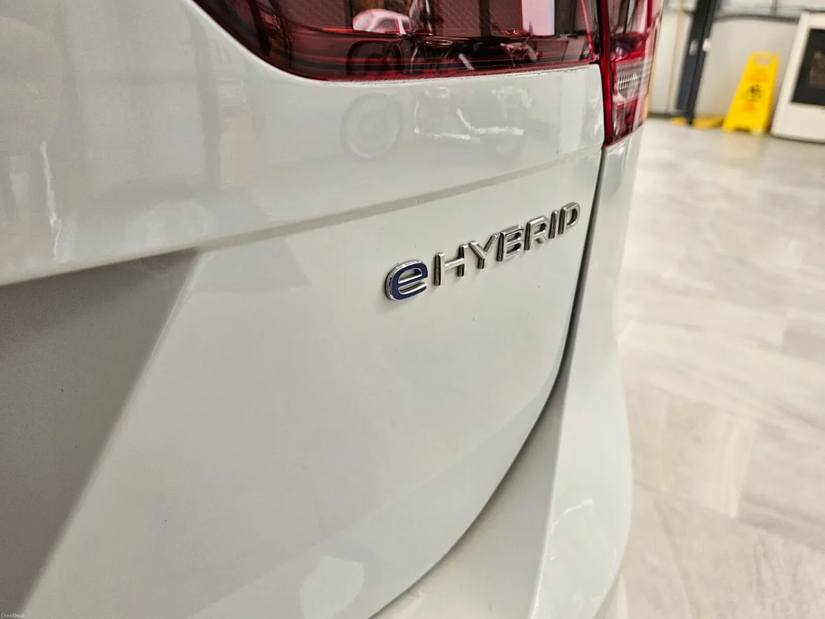 23 VOLKSWAGEN TIGUAN PETROL PLUG IN HYBRID - Image 4