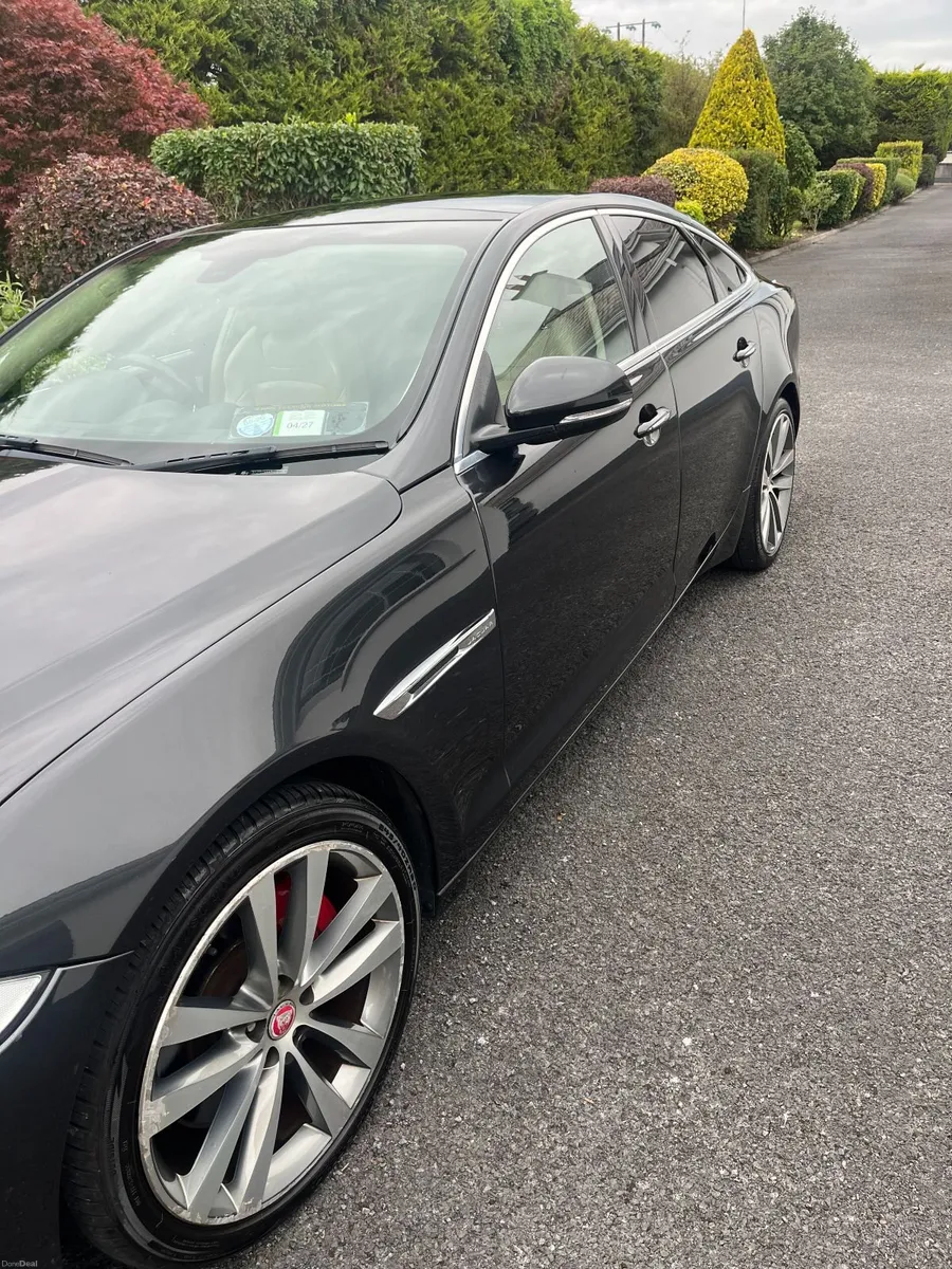 Jaguar XJ 2015 - Image 3
