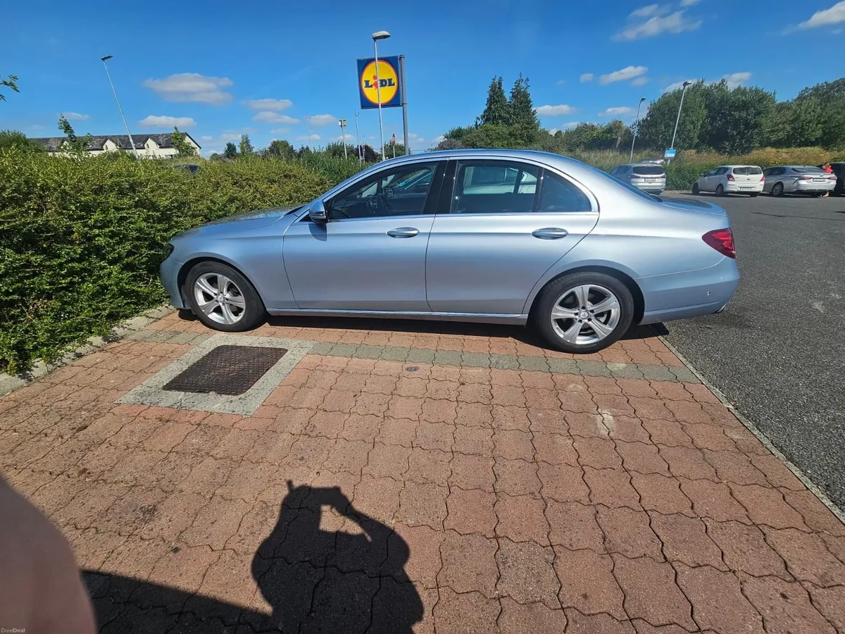 Mercedes-Benz E-Class 2017 - Image 2