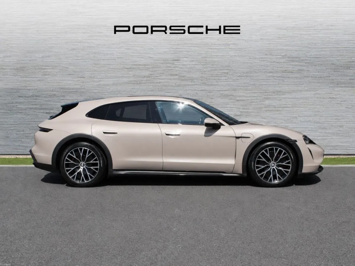 Porsche Taycan 4S Cross Turismo - Image 4