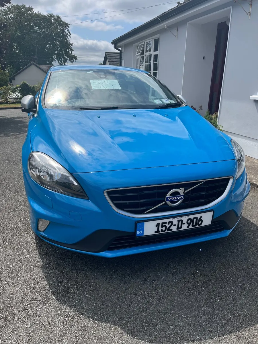 Volvo V40 2015 - Image 2