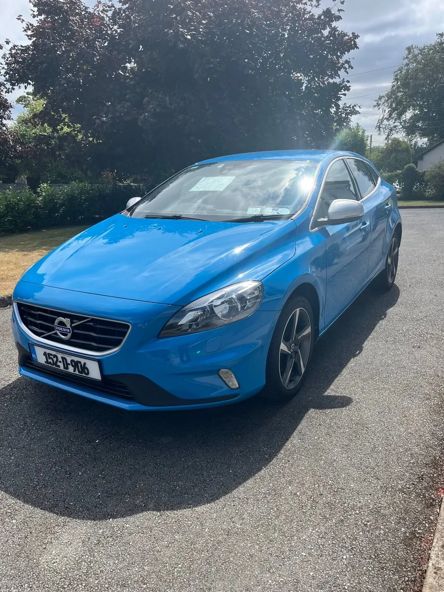 Volvo V40 2015 - Image 1
