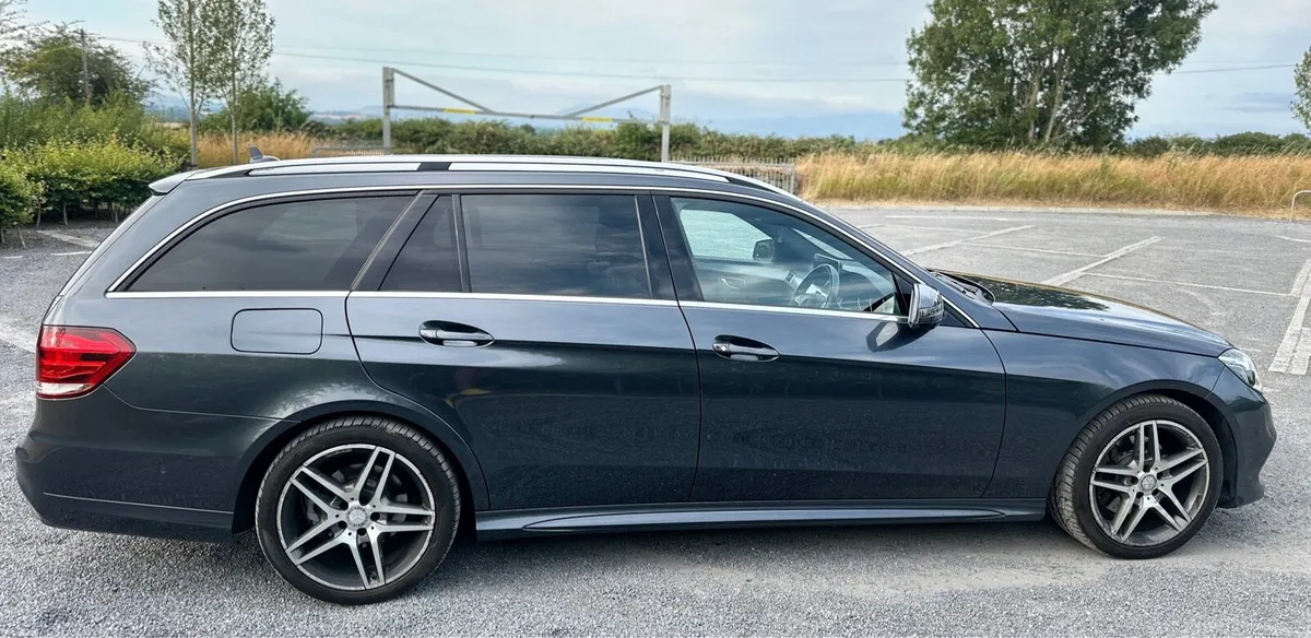 Mercedes-benz E300 AMG Line.NEW NCT/TAX - Image 4