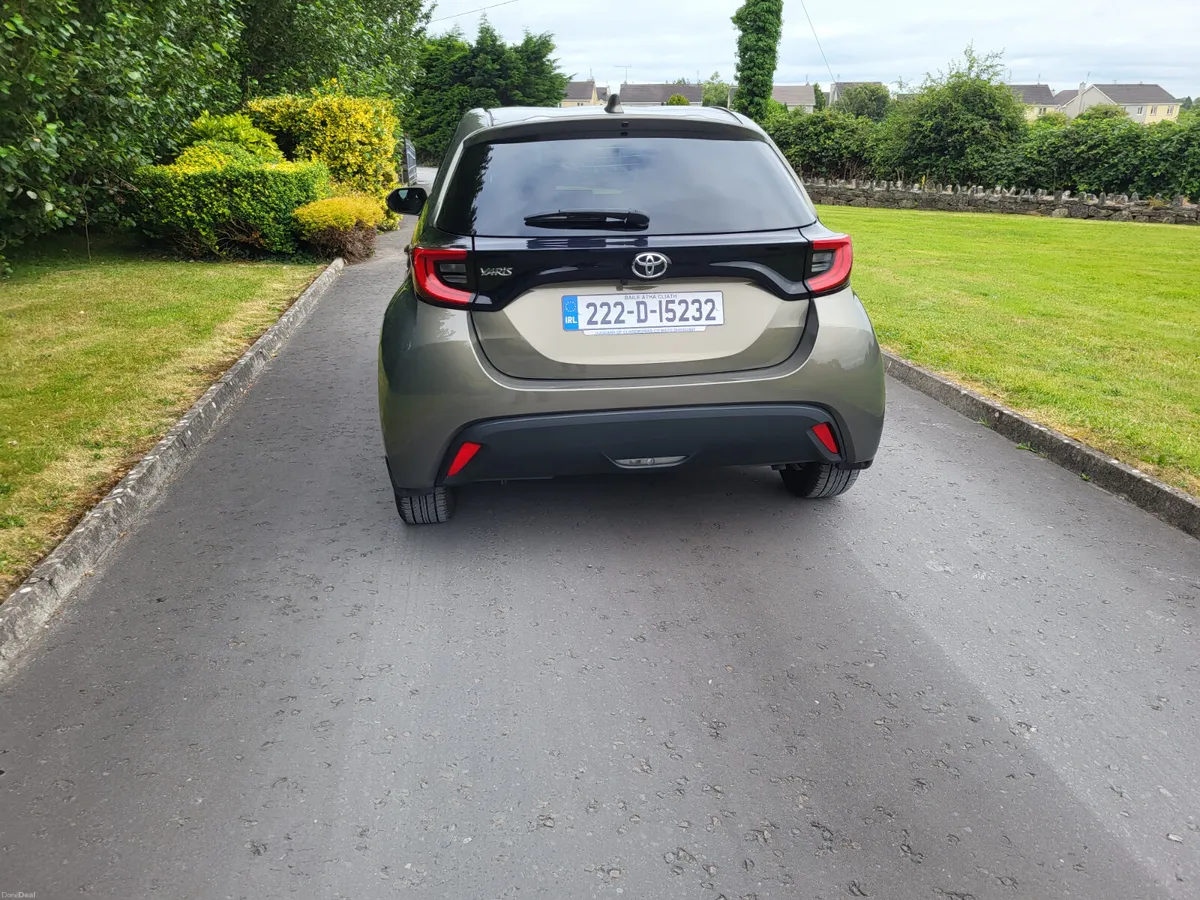 Toyota Yaris   Luna  SPORT   1L manual - Image 4