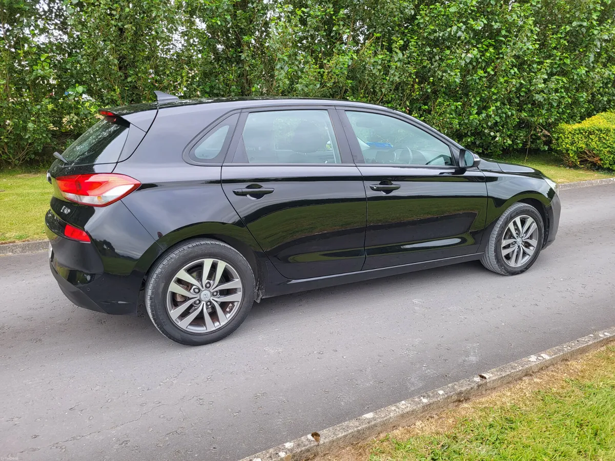 Hyundai i30 1.6 Diesel. 2018 - Image 2