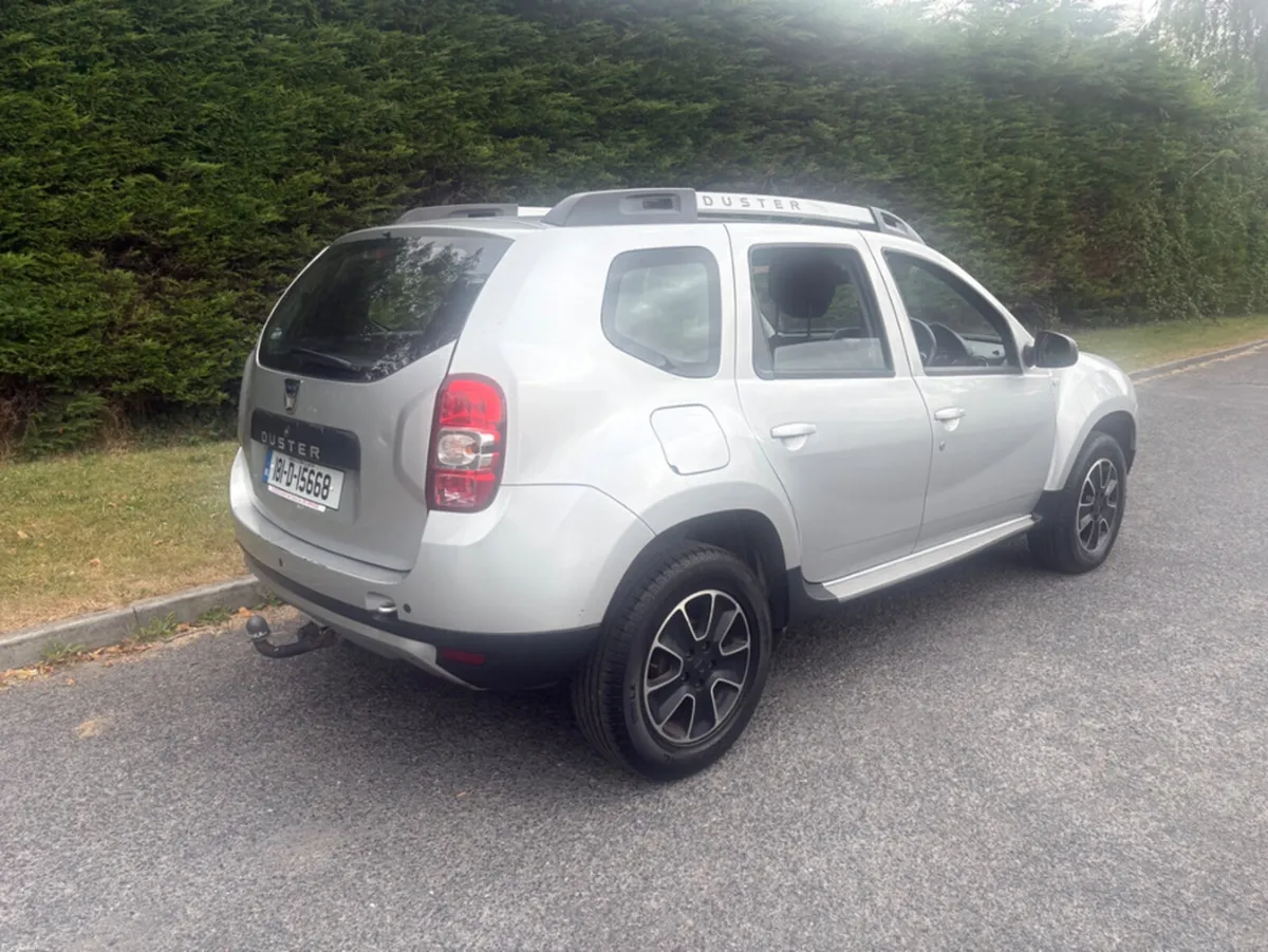 Dacia Duster PRESTIGE 1.5 DCI 110 4X 4DR - Image 3