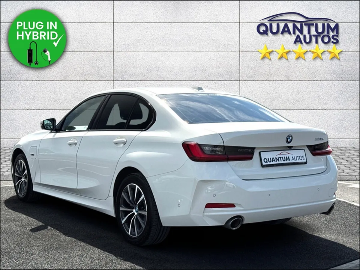 BMW 3-Series 2023 SPORT 2.0 PETROL PLUG IN HYBRID - Image 6