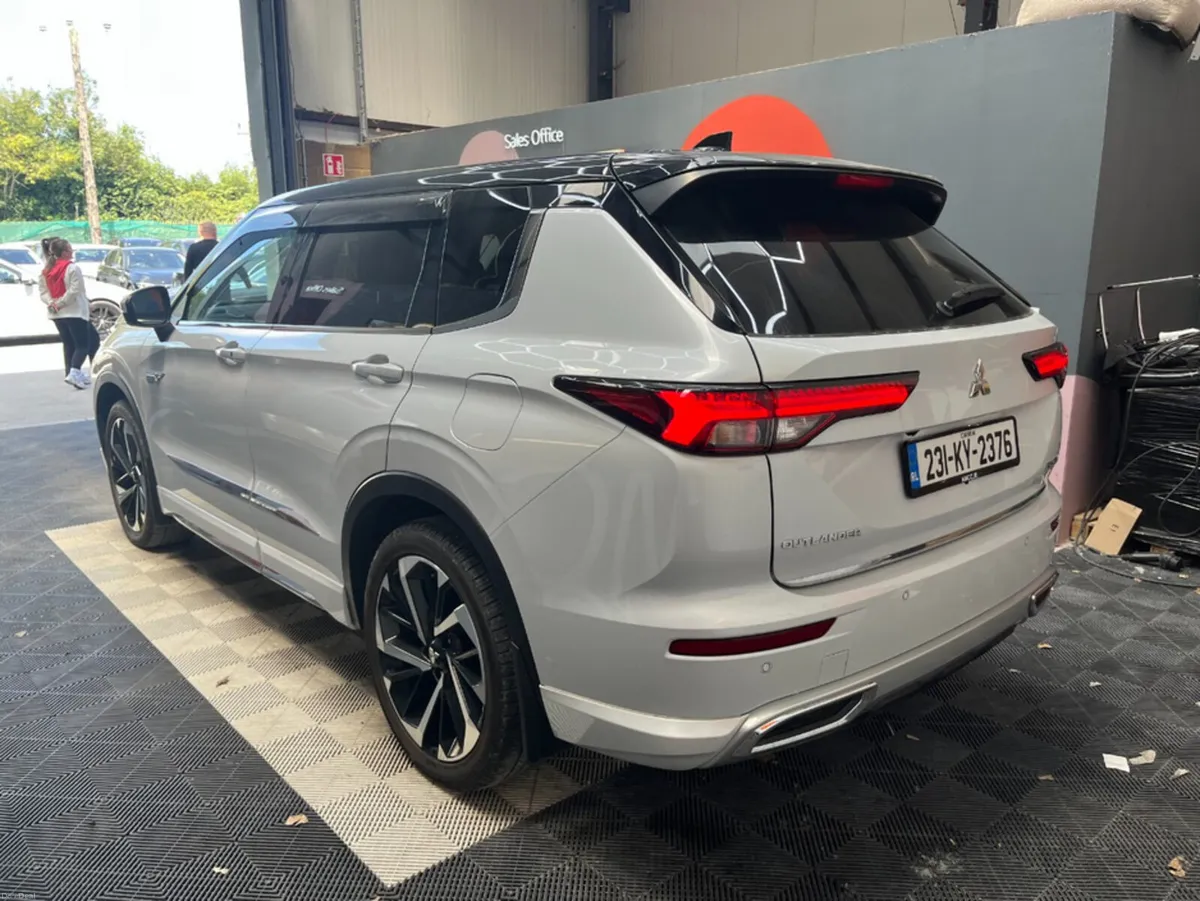 Mitsubishi Outlander 2023 MITSUBISHI OUTLANDER PHE - Image 4
