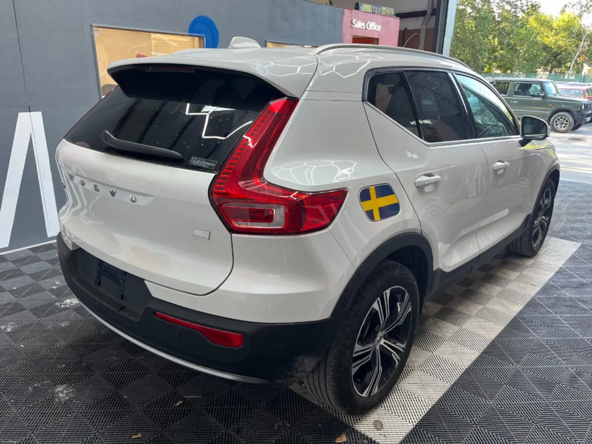 Volvo XC40 2022 VOLVO XC40 T5 PLUG-IN 1.5 AUTOMATI - Image 2