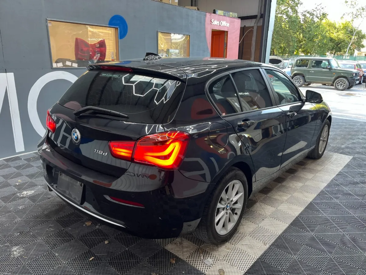 BMW 1-Series 2017 BMW 118D STYLE 2.0 AUTOMATIC / C - Image 2