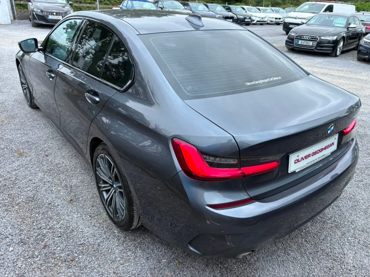BMW 3-Series 330e M SPORT - Image 4