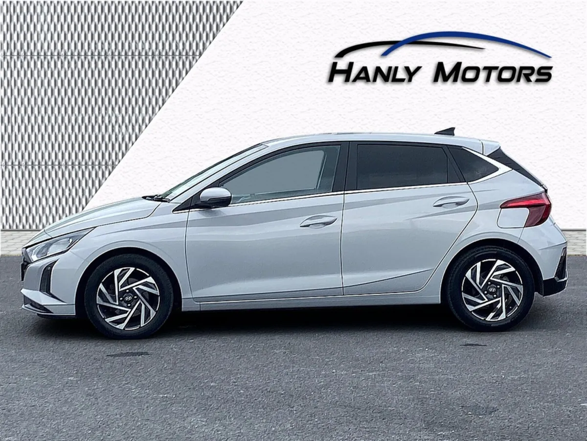 Hyundai i20 PLUS AUTOMATIC 5DR AUTO - Image 5