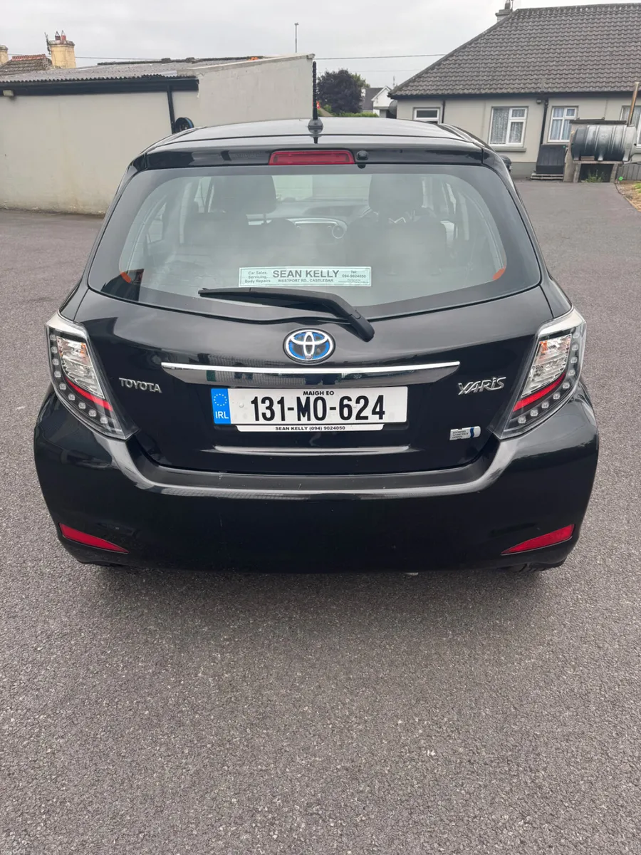 Toyota Yaris 2013 - Image 4