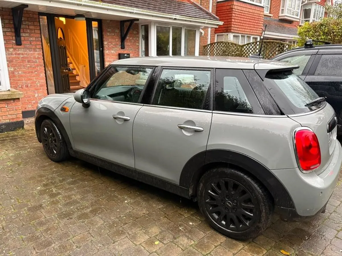 2017 Mini Cooper - V Low Mileage - 5 doors - Image 4