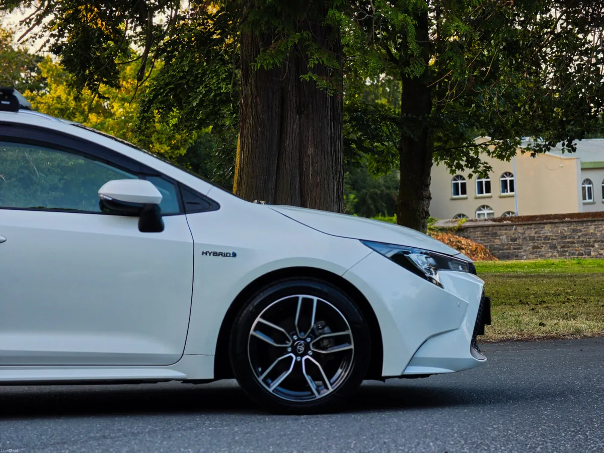 2019 Toyota Corolla Touring 1.8 Petrol Hybrid Auto - Image 6