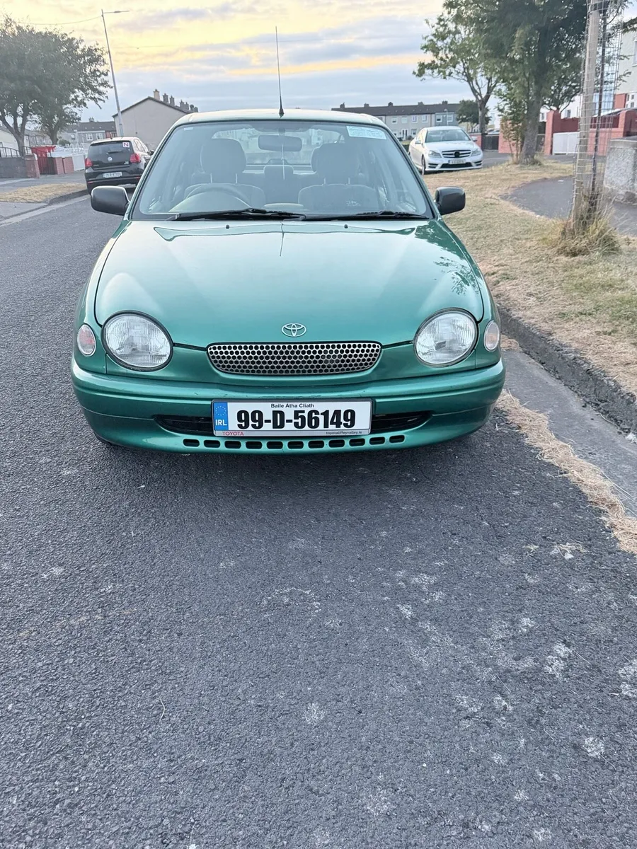 Toyota corolla low mileage - Image 1