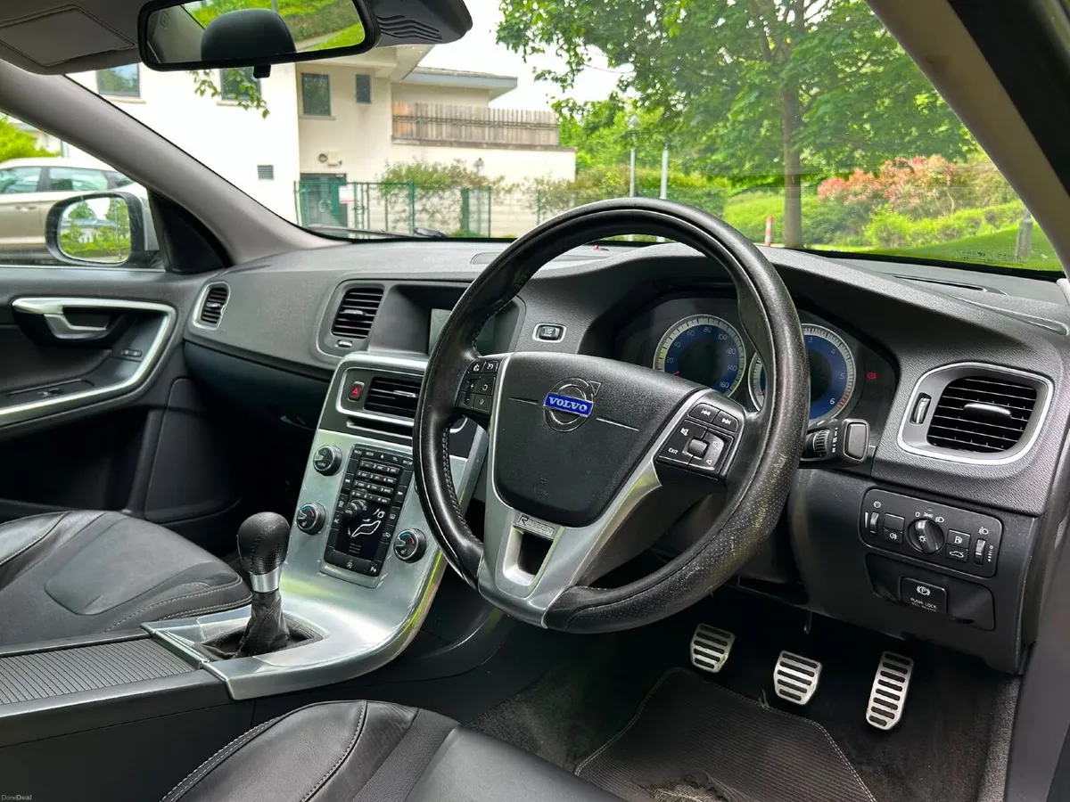 Volvo S60 2012 R- Line, full service history - Image 4