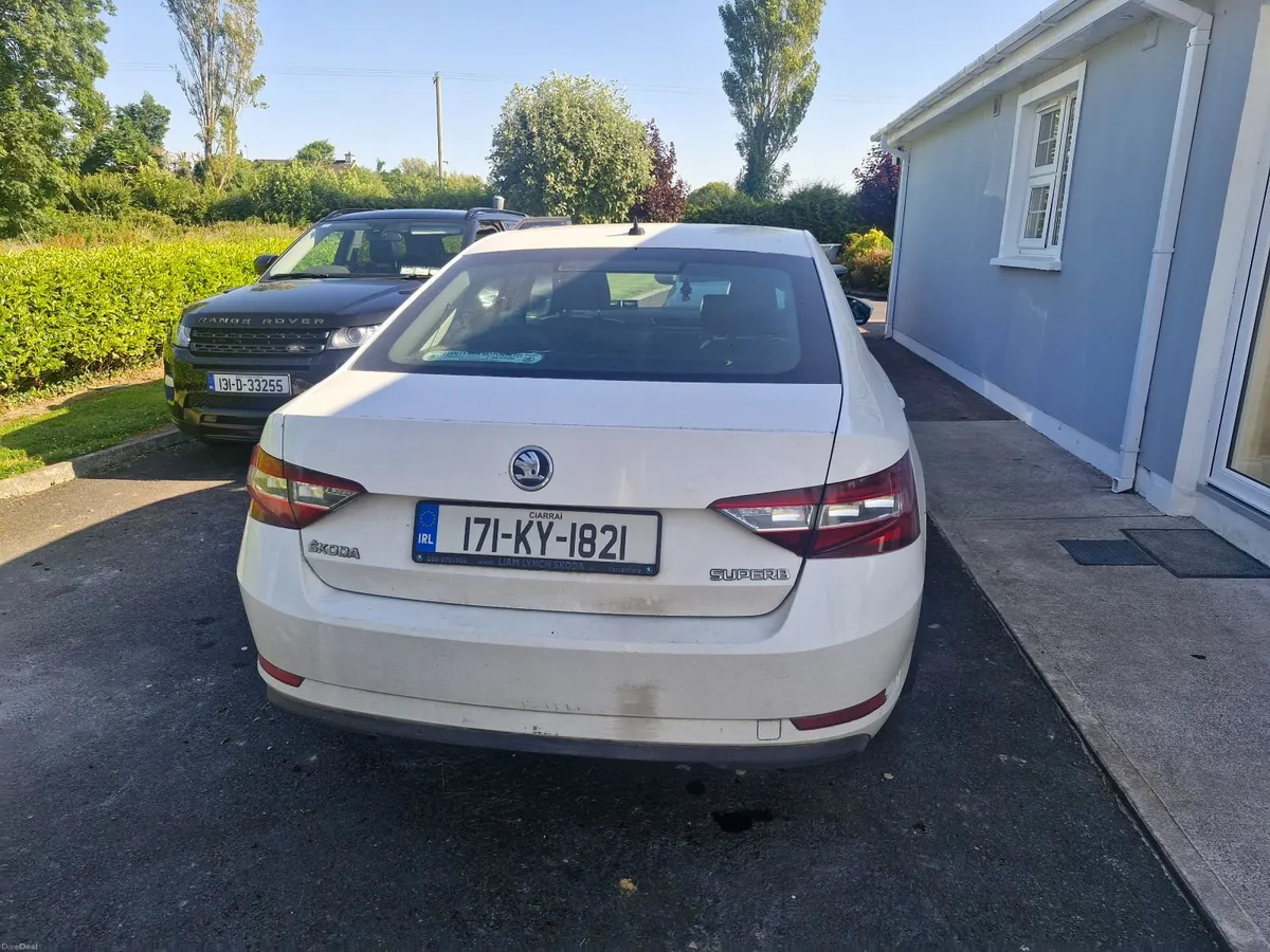 Skoda Superb 2017 - Image 4