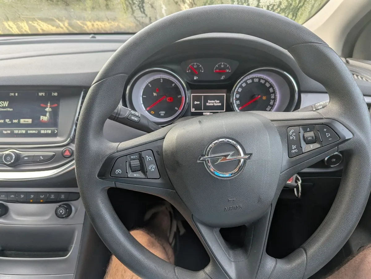 Opel Astra 2017 - Image 1