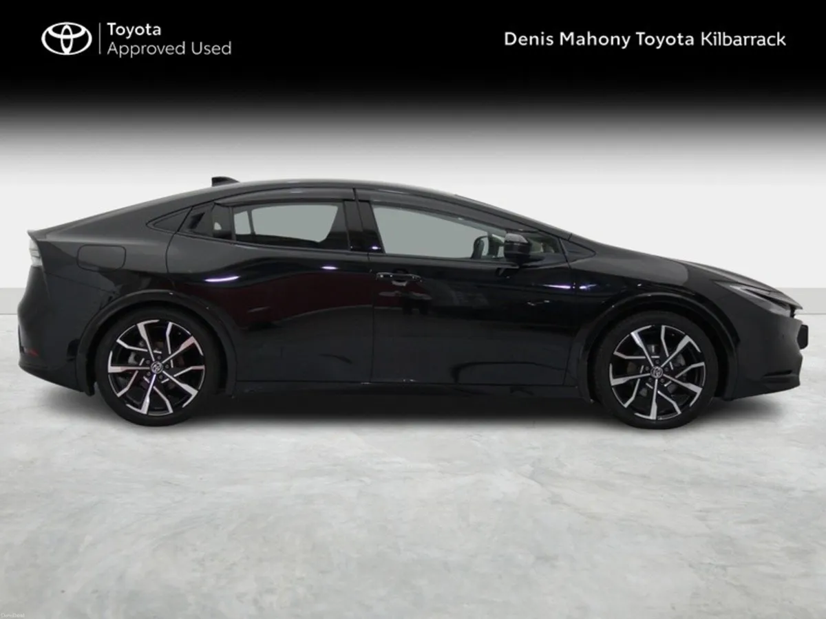 Toyota Prius PHEV - Image 3