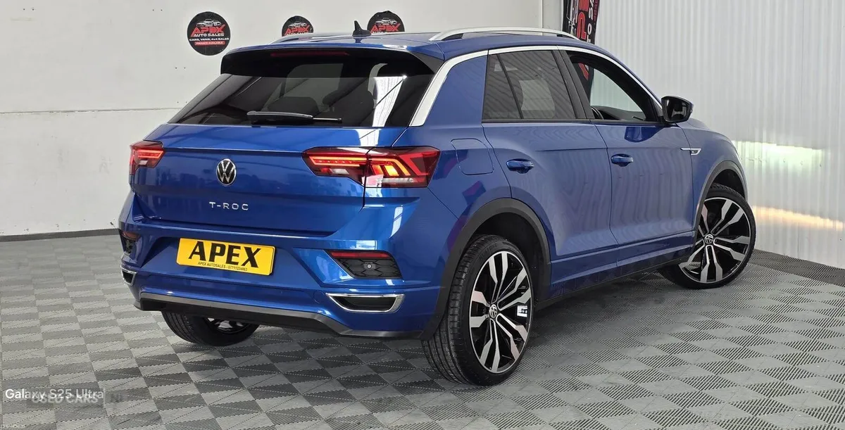 Volkswagen T-Roc DIESEL HATCHBACK - Image 4