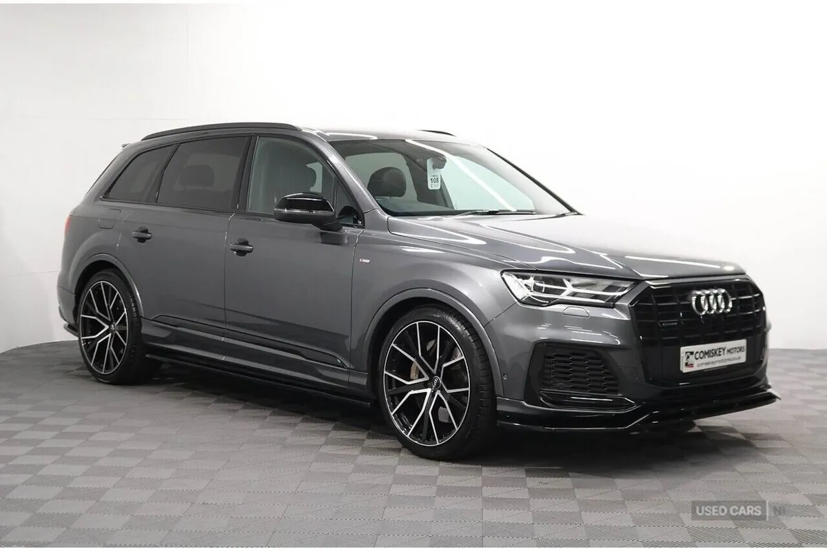Audi Q7 TFSIe V6 Black Edition - Image 1