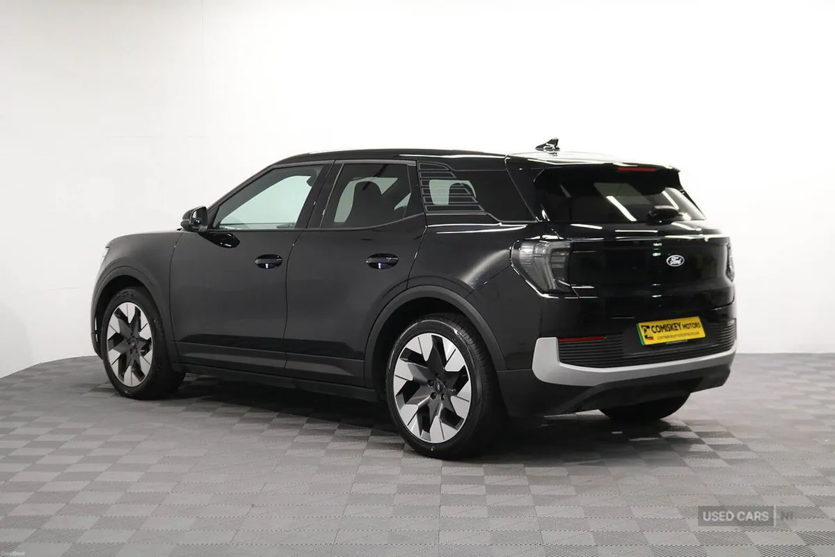 Ford Explorer Extended Range Premium - Image 4
