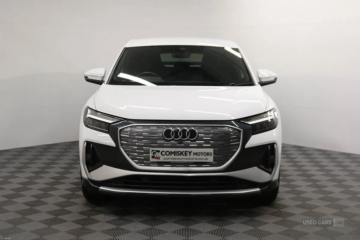 Audi Q4 e-tron S line - Image 2