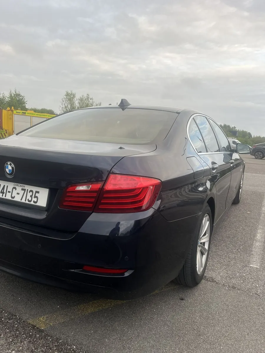 BMW 5-Series - Image 5