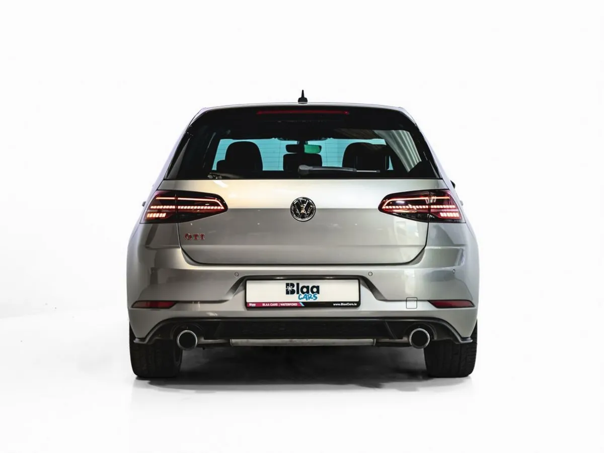 Volkswagen Golf 2018 2.0 GTI 220HP - Image 5