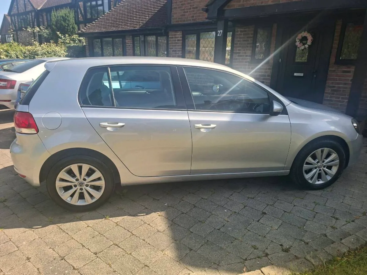 VOLKSWAGON GOLF 1.4 PETROL 2009 VERY CLEAN CAR - Image 2