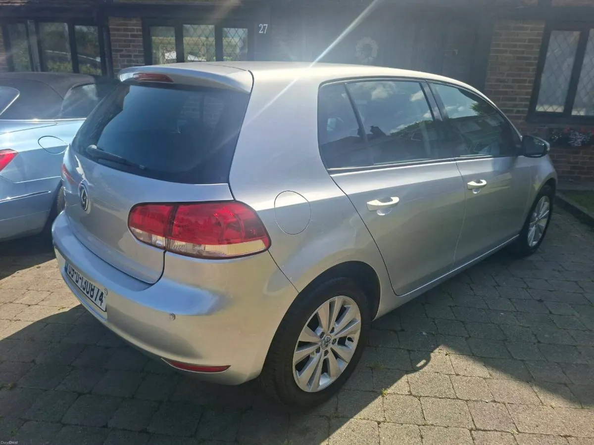 VOLKSWAGON GOLF 1.4 PETROL 2009 VERY CLEAN CAR - Image 3