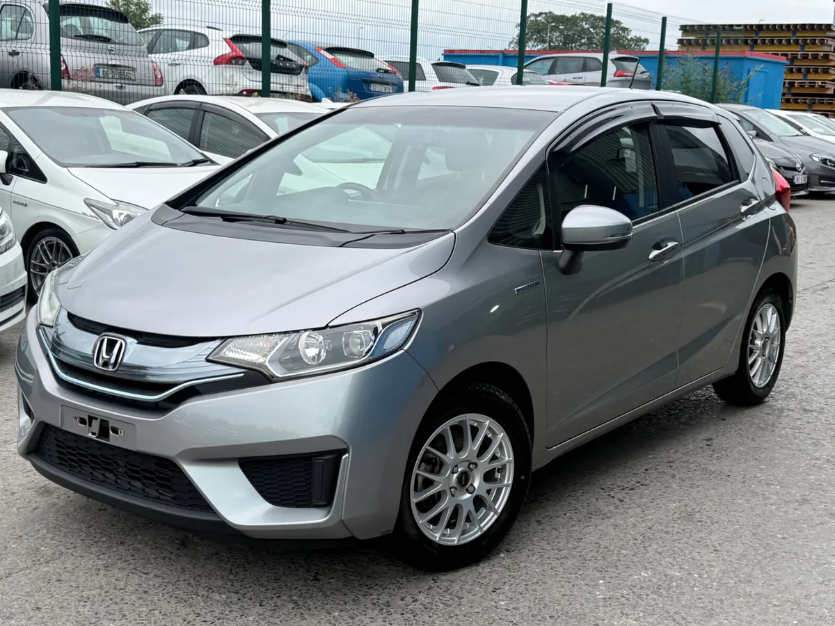 2014 Honda Fit Hybrid / L Spec/ Car play - Image 1
