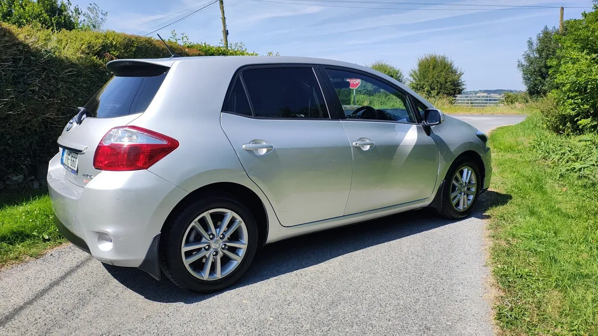 TOYOTA AURIS DSL AUTO NEW NCT - Image 3