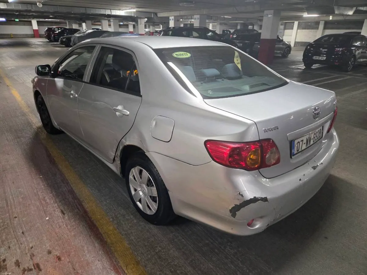 Toyota corolla - Image 4
