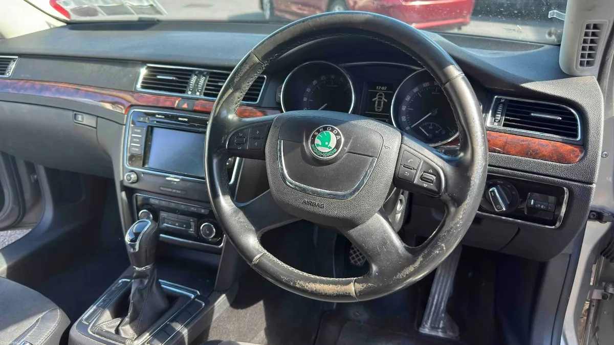 2011 SKODA SUPERB 1.6TDI 105BHP - Image 4