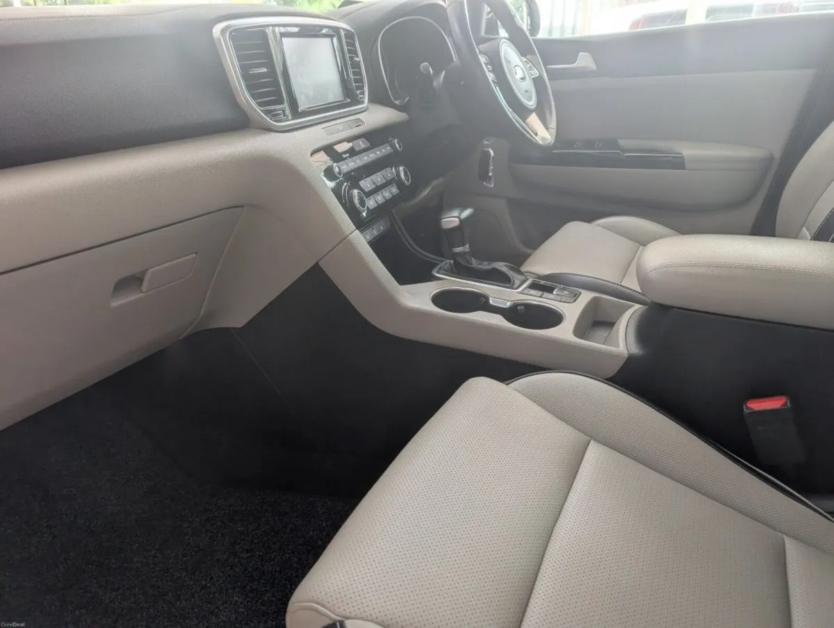Kia Sportage K3 Automatic - Image 4