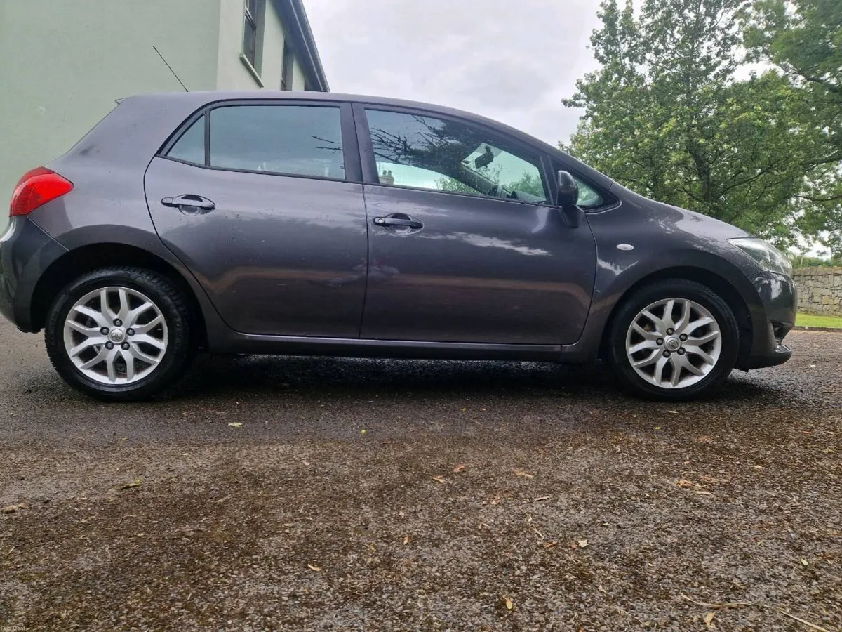 Toyota auris. 1.4 diesel 2008 - Image 1