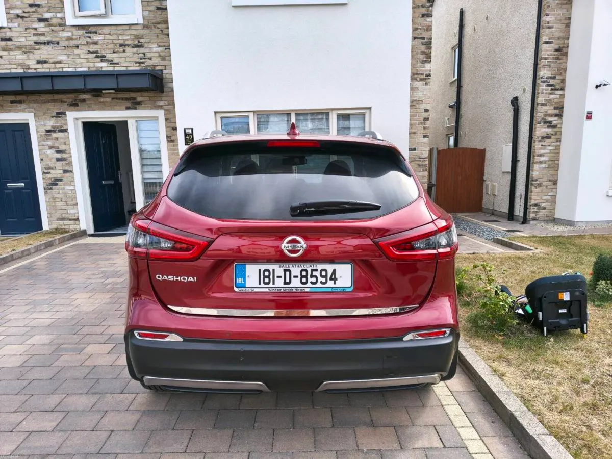 Nissan Qashqai 1.2 SV Premium SS Part LEA 4DR - Image 4