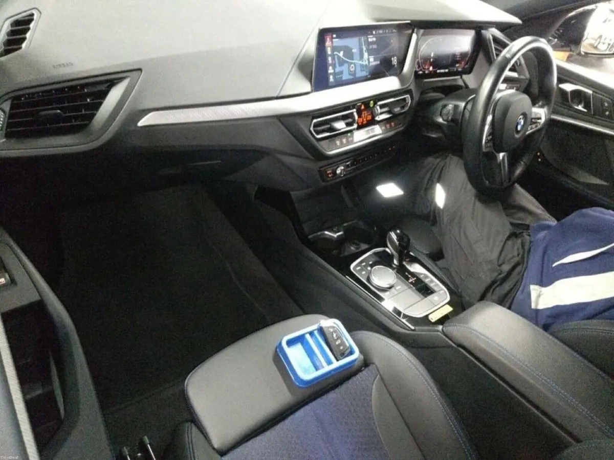 BMW 1-Series 1.5 AUTOMATIC M SPORT - BLACK HALF LE - Image 3