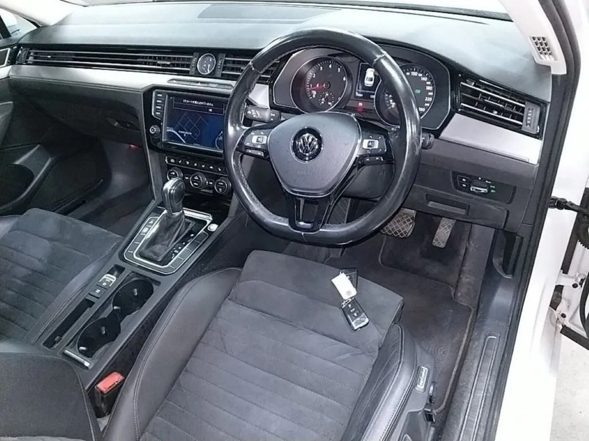Volkswagen Passat 1.4 TSI ELEGENCE LINE AUTOMATIC - Image 3