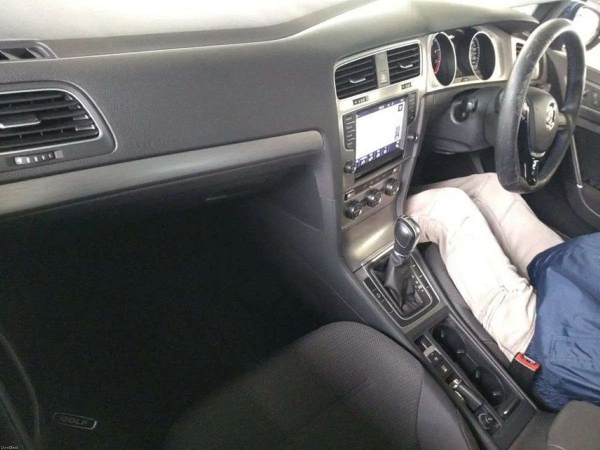 Volkswagen Golf 1.2 TSI COMFORT LINE AUTOMATIC - 1 - Image 2
