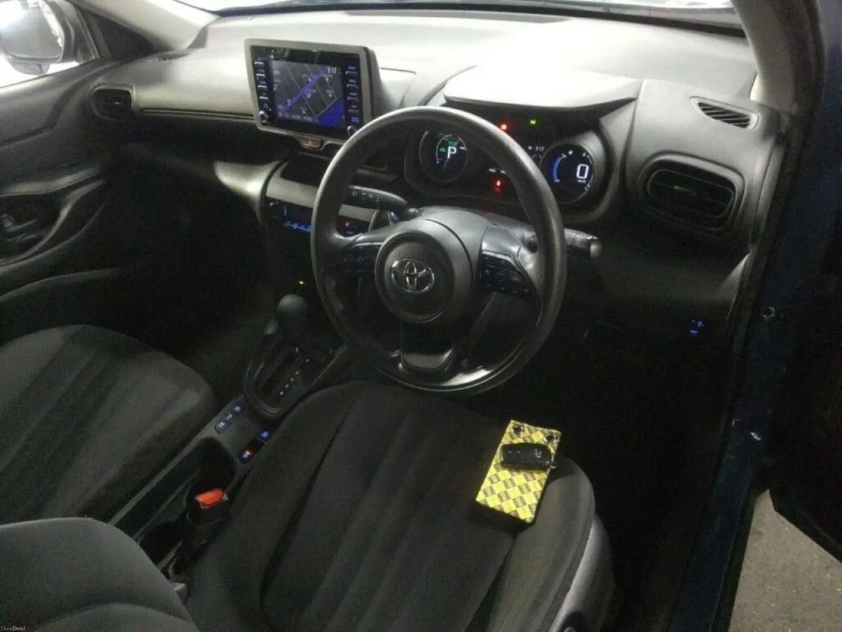 Toyota Yaris Cross 1.5 HYBRID AUTOMATIC SUV - CRUI - Image 3