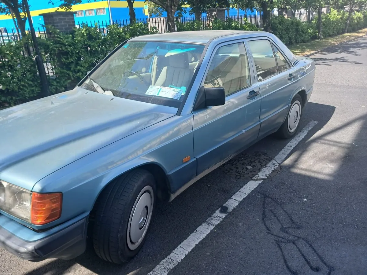 Mercedes Benz E190 1991 - Image 5